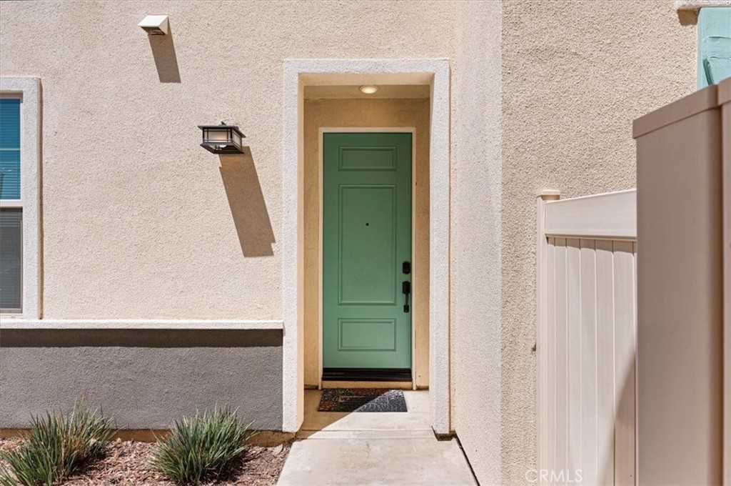 938 West Jasmine Way Rialto, CA 92376 - Photo 5 of 28