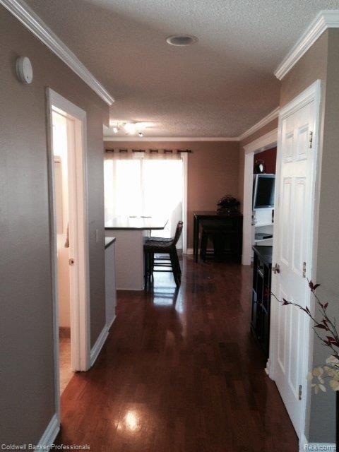 4093 Silver Lake Road Linden, MI 48451 - Photo 15 of 20 Spacios hall.JPG