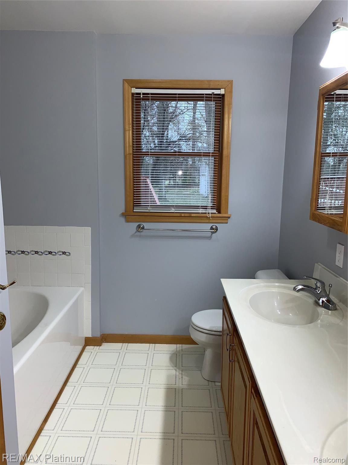 15081 Murray Road Byron, MI 48418 - Photo 22 of 31 IMG_1855.jpg