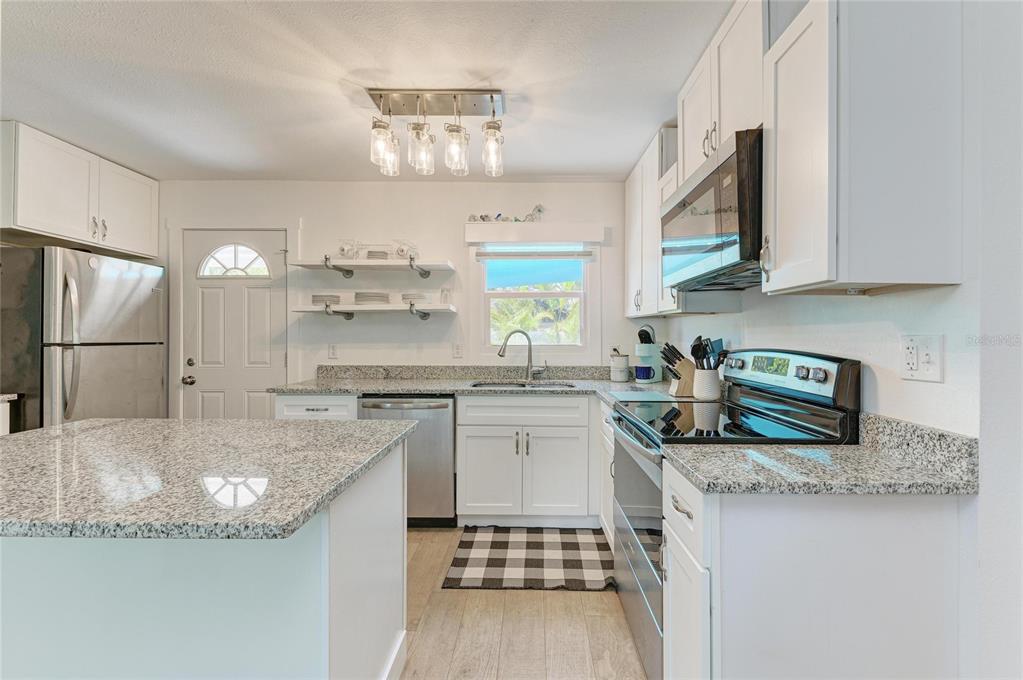 901 Oak Street Southwest Ruskin, FL 33570 - Photo 22 of 63