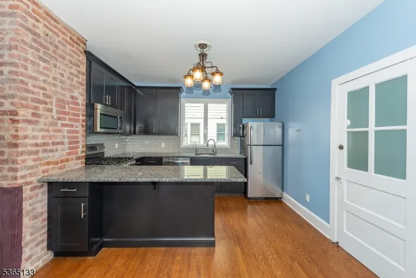 $2,525 | 33 Glendale Street, Nutley, NJ 07110