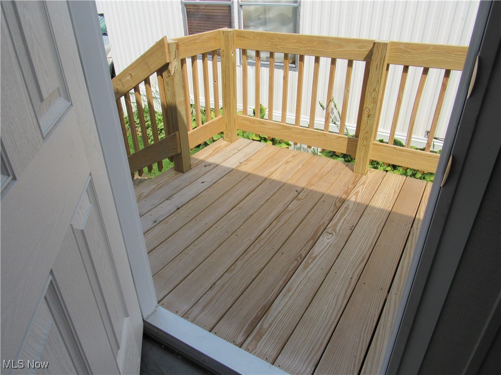 30 Kyle Lane Akron, OH 44310 - Photo 5 of 23 View of wooden deck