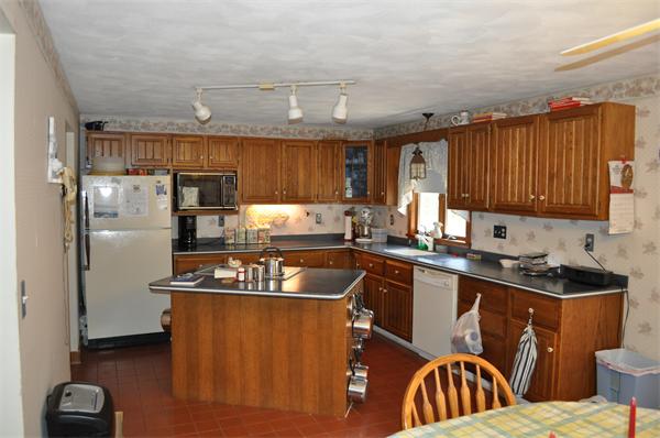 118 King Philip Road Norton, MA 02766 - Photo 5 of 15 Gallery Image 5