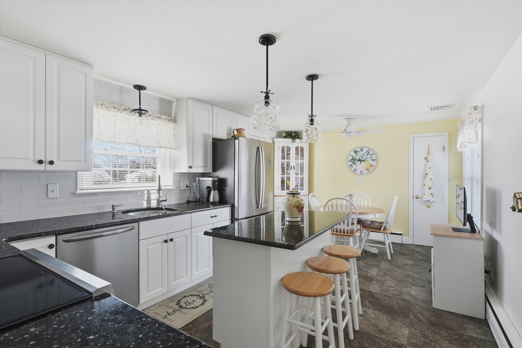 8 Westmont Road Shrewsbury, MA 01545 - Photo 12 of 42