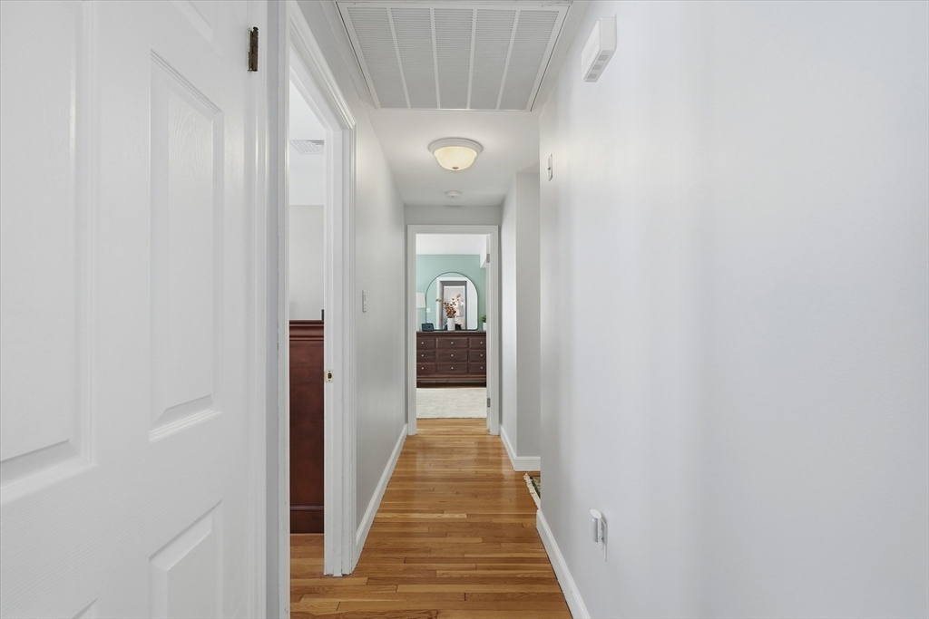 8 Westmont Road Shrewsbury, MA 01545 - Photo 18 of 42