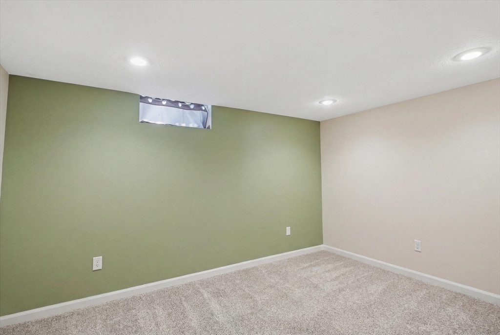 8 Westmont Road Shrewsbury, MA 01545 - Photo 30 of 42