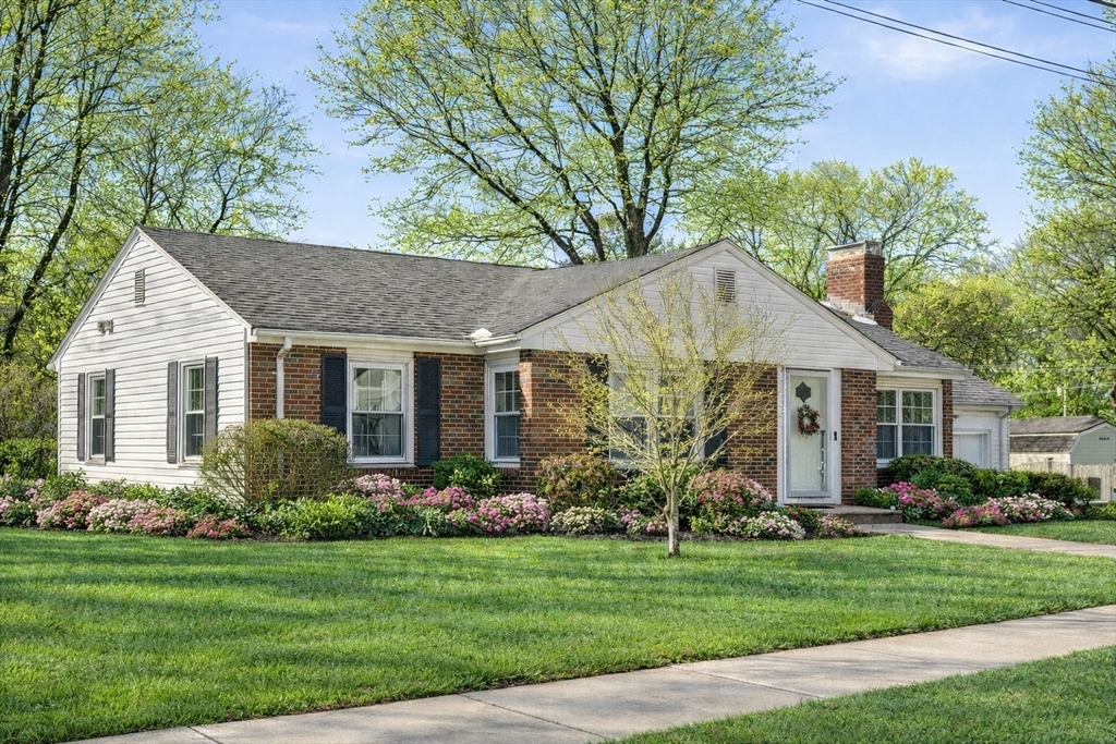 8 Westmont Road Shrewsbury, MA 01545 - Photo 3 of 42