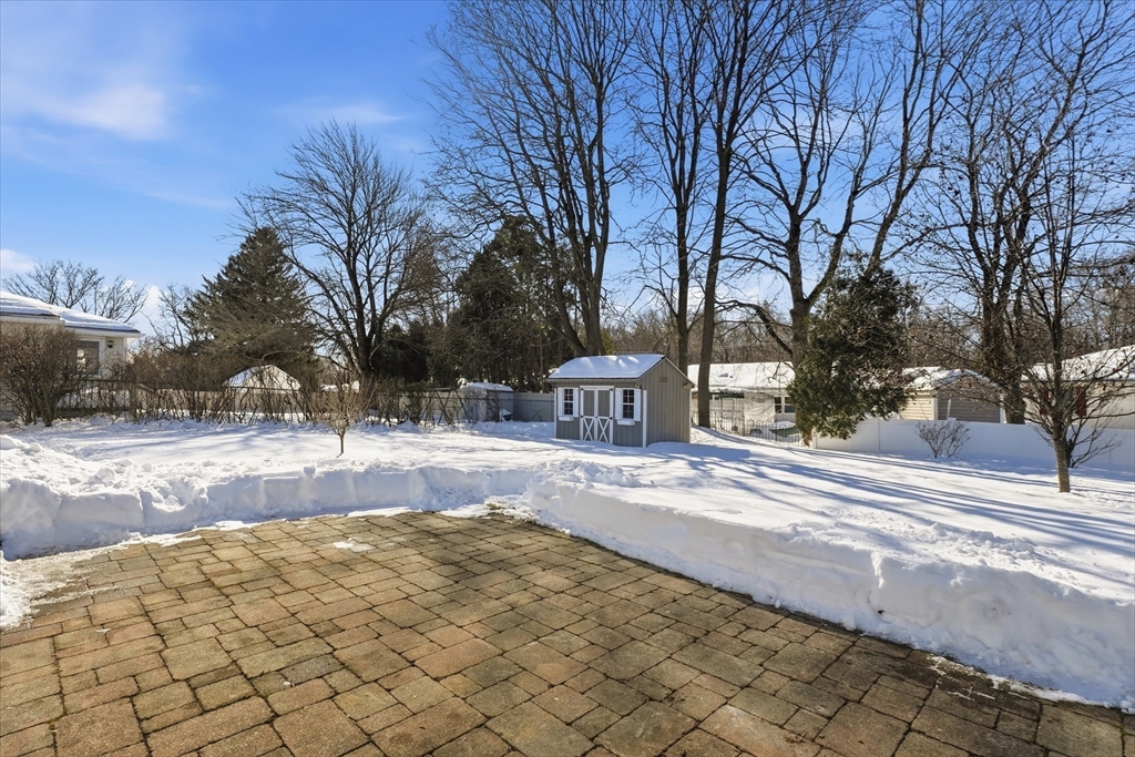 8 Westmont Road Shrewsbury, MA 01545 - Photo 34 of 42