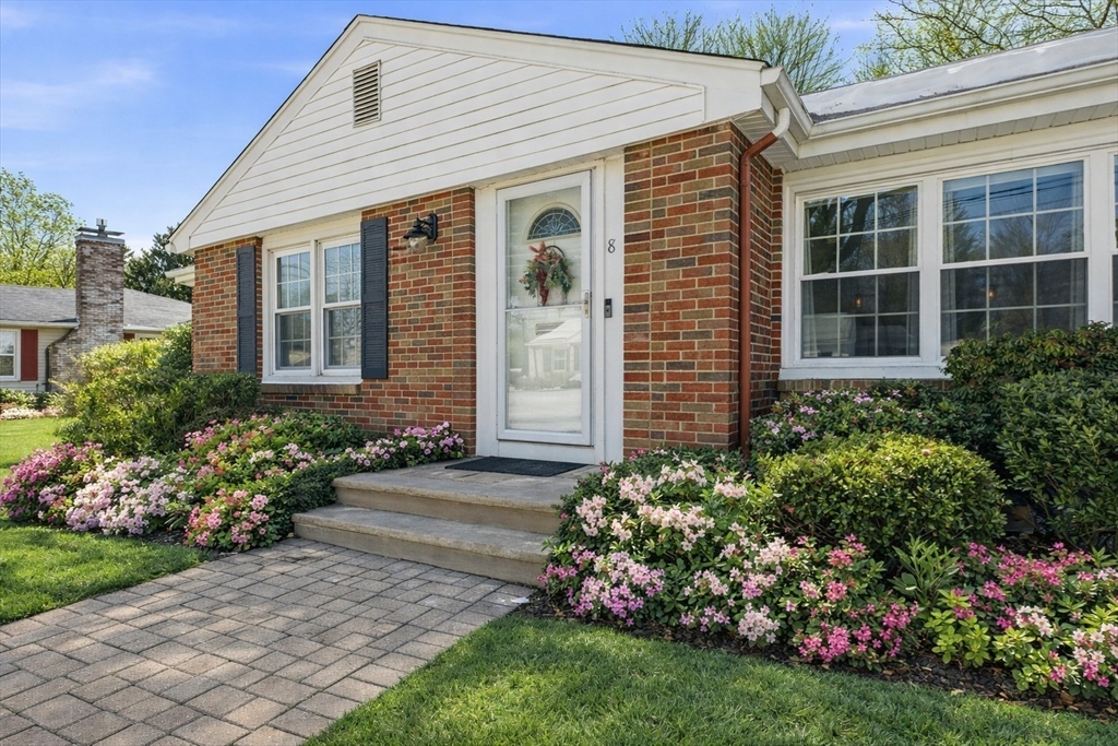 8 Westmont Road Shrewsbury, MA 01545 - Photo 4 of 42