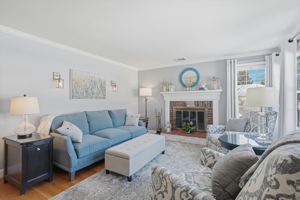 8 Westmont Road Shrewsbury, MA 01545 - Photo 6 of 42