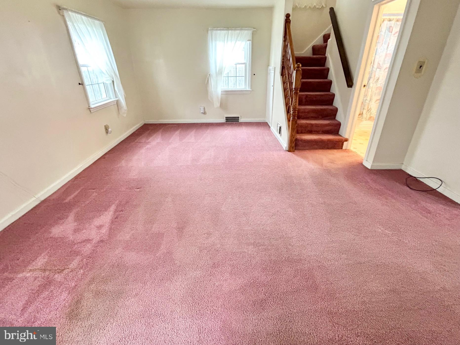 393 Manor Avenue Carneys Point, NJ 08069 - Photo 17 of 43 Living Room