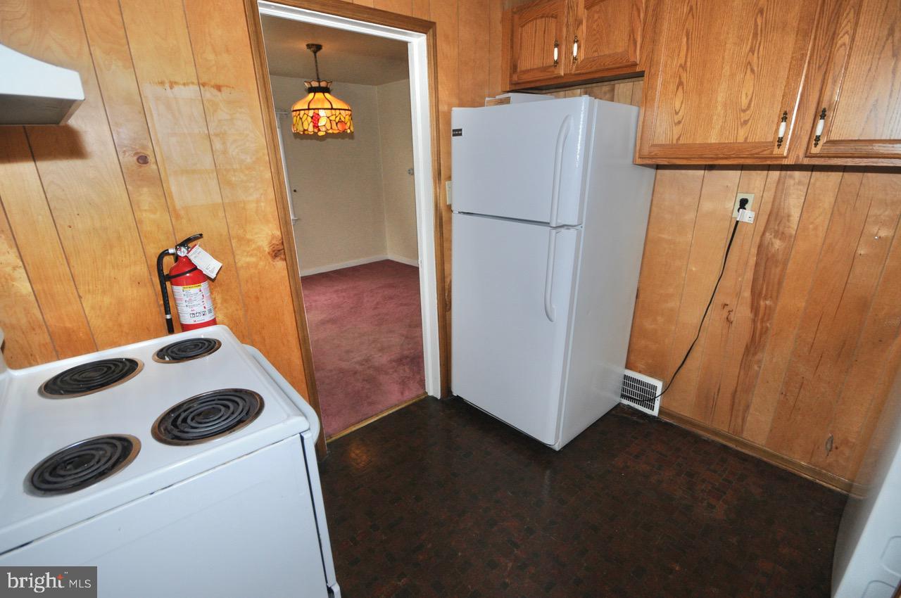 393 Manor Avenue Carneys Point, NJ 08069 - Photo 33 of 43 Kitchen