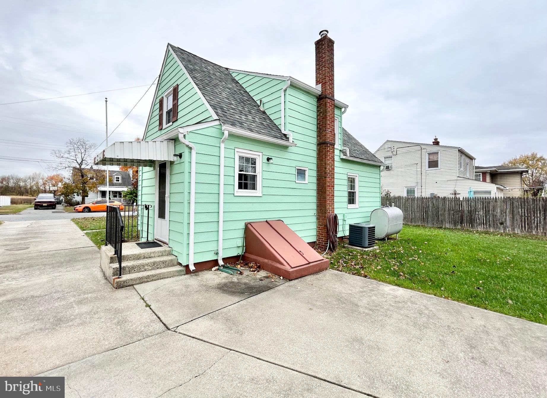 393 Manor Avenue Carneys Point, NJ 08069 - Photo 37 of 43 Back