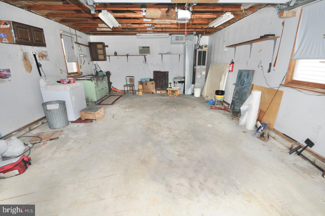 393 Manor Avenue Carneys Point, NJ 08069 - Photo 40 of 43 Inside Garage
