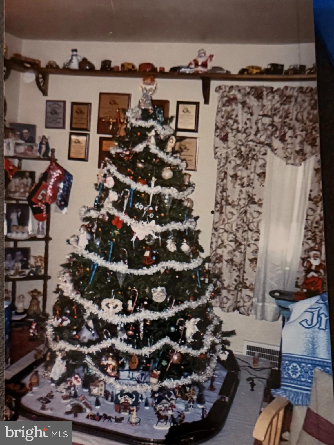 393 Manor Avenue Carneys Point, NJ 08069 - Photo 4 of 43 Charming Cape Cod