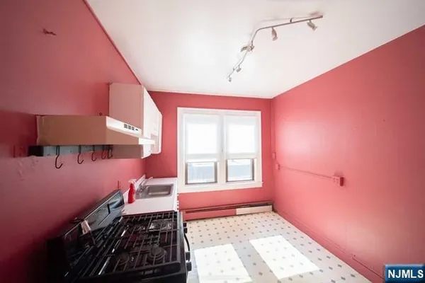 $2,400 | 218 Closter Dock Road, Unit 2, Closter, NJ 07624