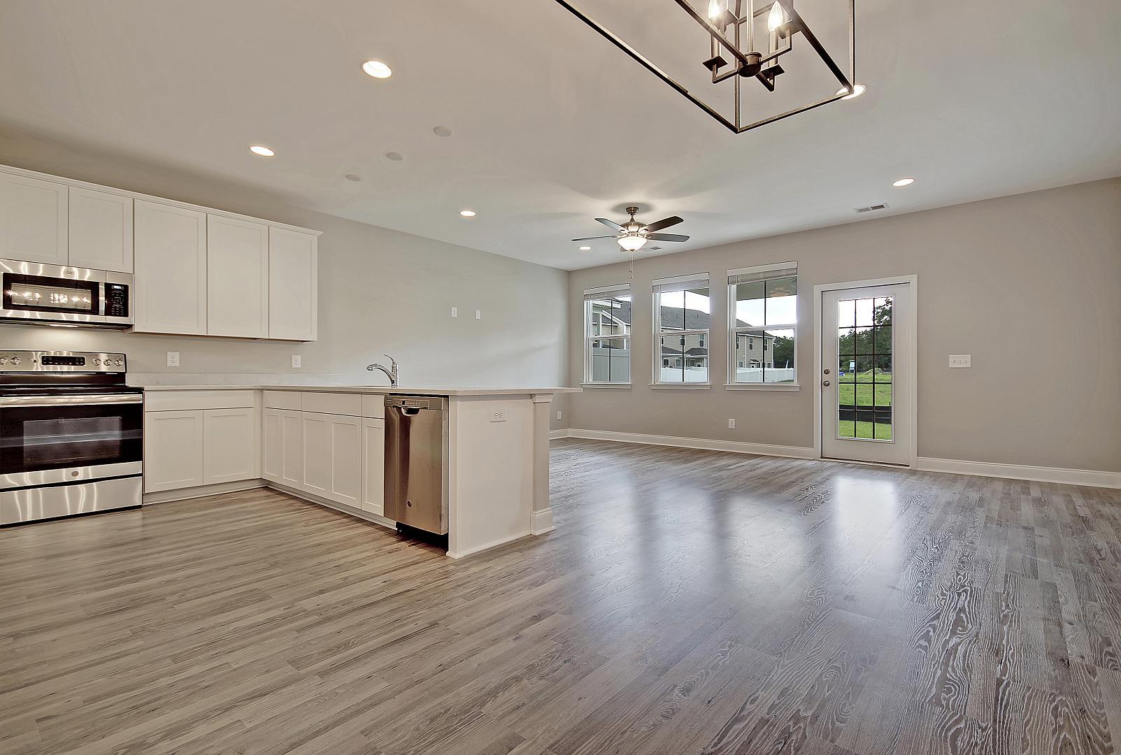 7822 Montview Road North Charleston, SC 29418 - Photo 12 of 35 Dining Area