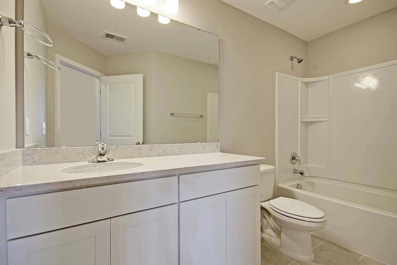 7822 Montview Road North Charleston, SC 29418 - Photo 15 of 35 Full Bathroom