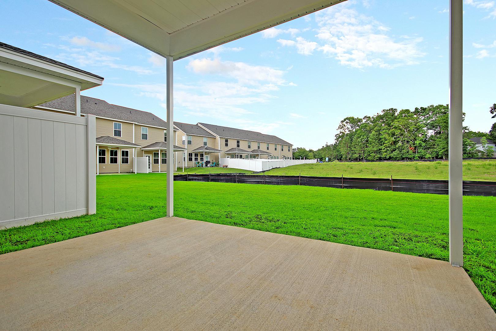 7822 Montview Road North Charleston, SC 29418 - Photo 21 of 35 Covered Patio