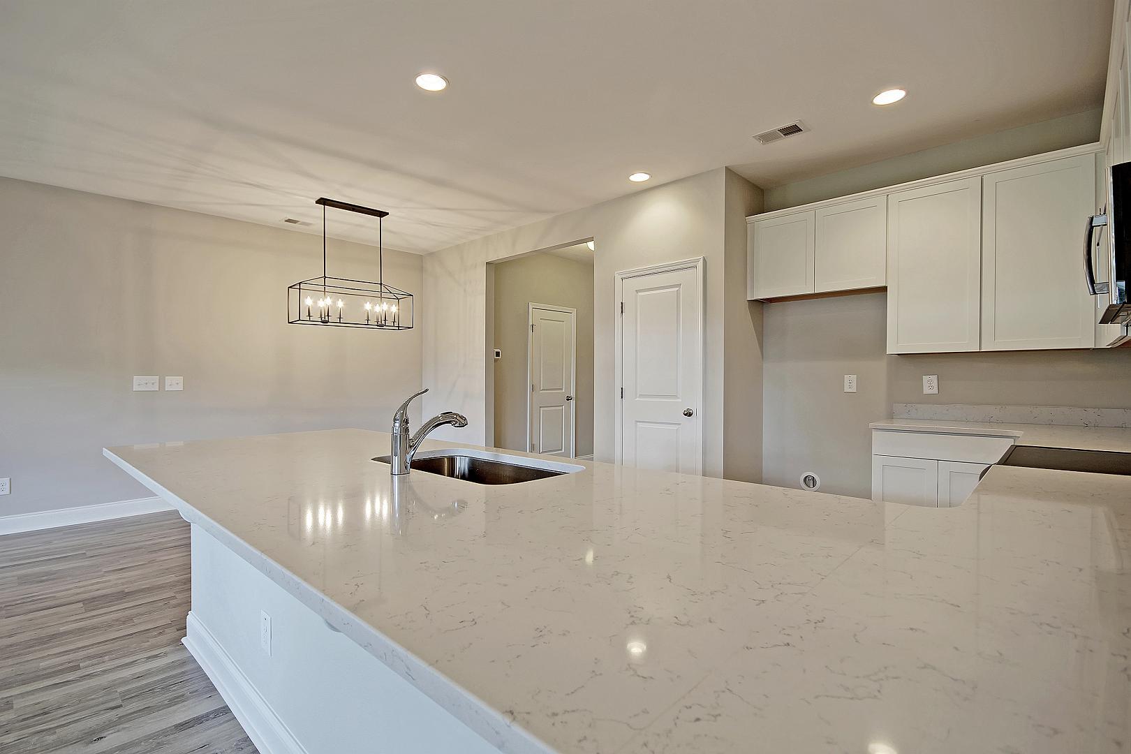 7822 Montview Road North Charleston, SC 29418 - Photo 9 of 35 Kitchen Breakfast Bar