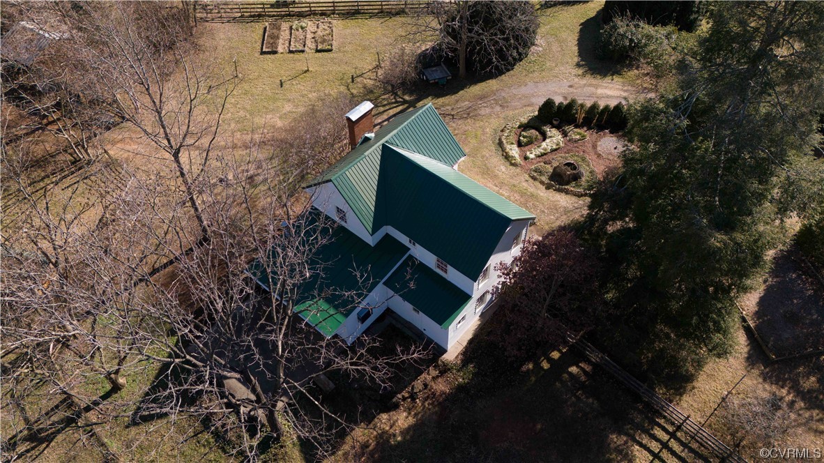 1431 Three Chopt Road Kents Store, VA 23084 - Photo 33 of 40 a backyard of a house with lots of green space