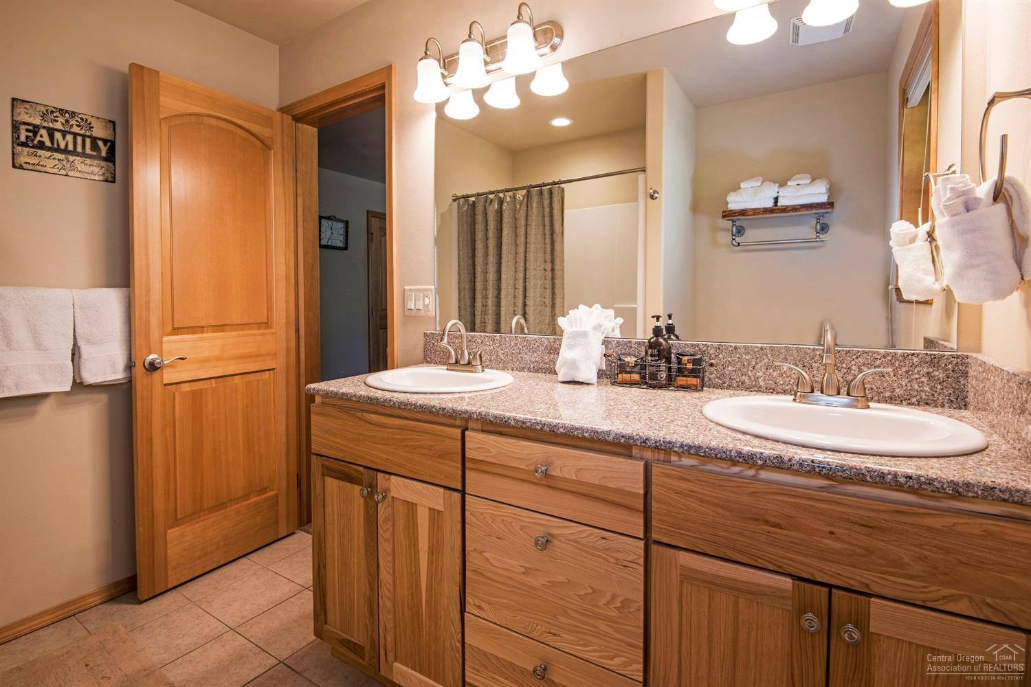18125 Modoc Lane Sunriver, OR 97707 - Photo 12 of 21 Well appointed with dual sink vanity, st