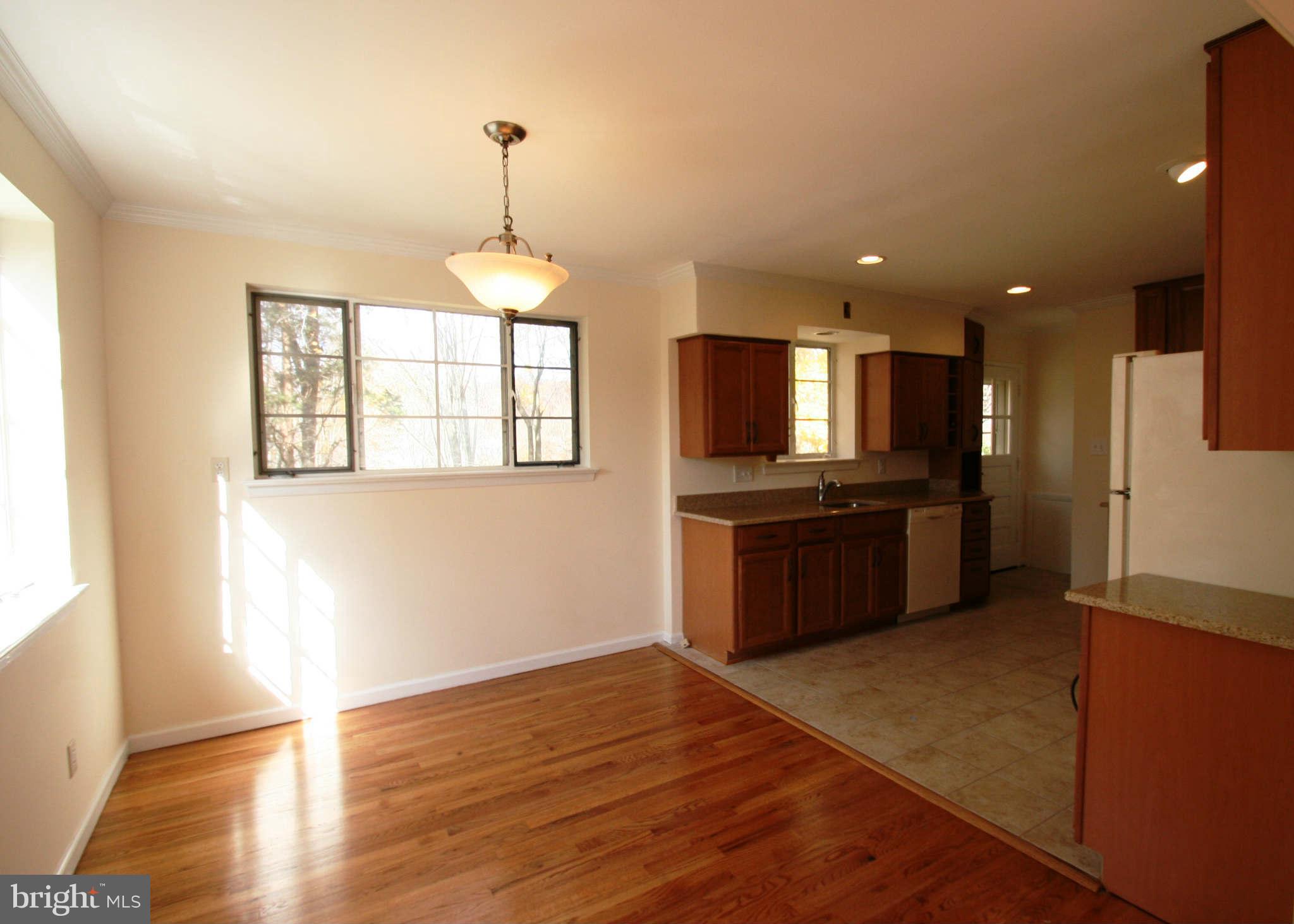 7502 Nottoway Place Springfield, VA 22150 - Photo 17 of 18 Kitchen