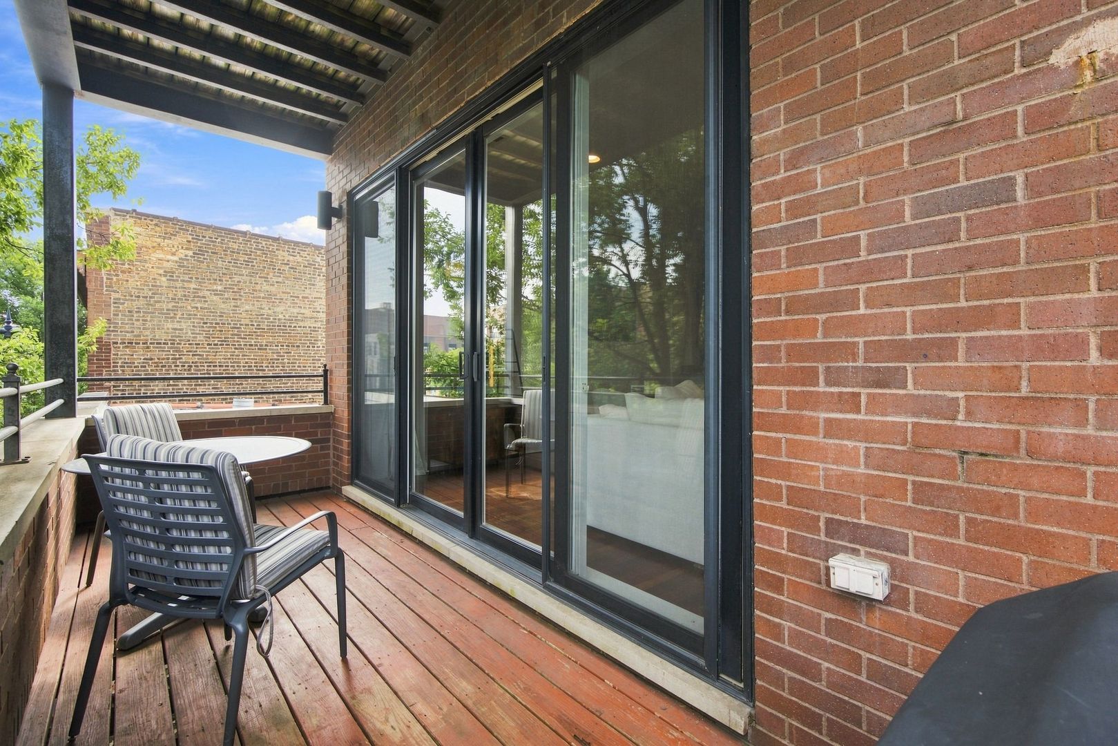 1925 West Irving Park Road, Unit 3 Chicago, IL 60613 - Photo 17 of 34 Gallery Image 17