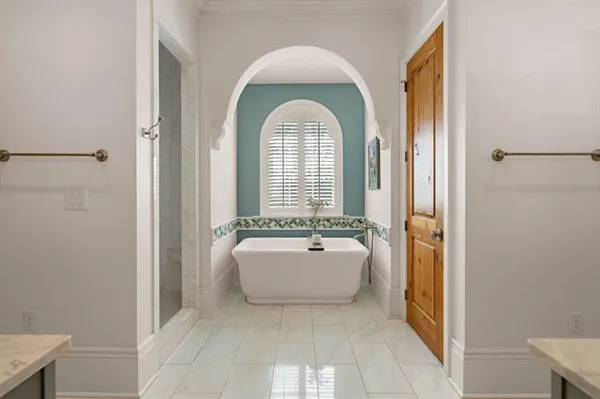 $1,185,000 | 601 Lake Circle, Madisonville, LA 70447