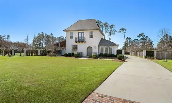 $1,185,000 | 601 Lake Circle, Madisonville, LA 70447