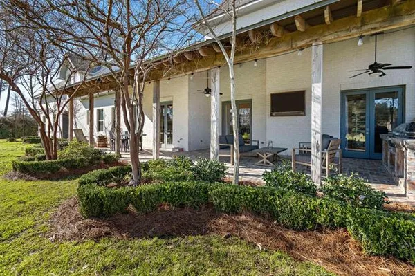$1,185,000 | 601 Lake Circle, Madisonville, LA 70447