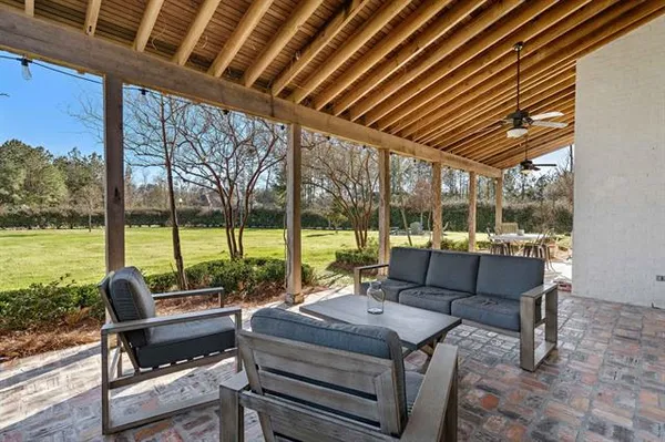 $1,185,000 | 601 Lake Circle, Madisonville, LA 70447