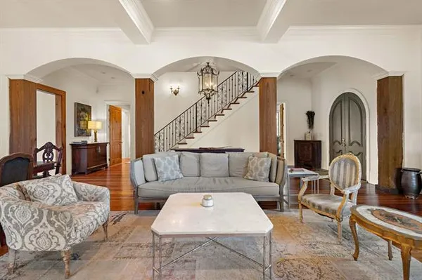 $1,185,000 | 601 Lake Circle, Madisonville, LA 70447