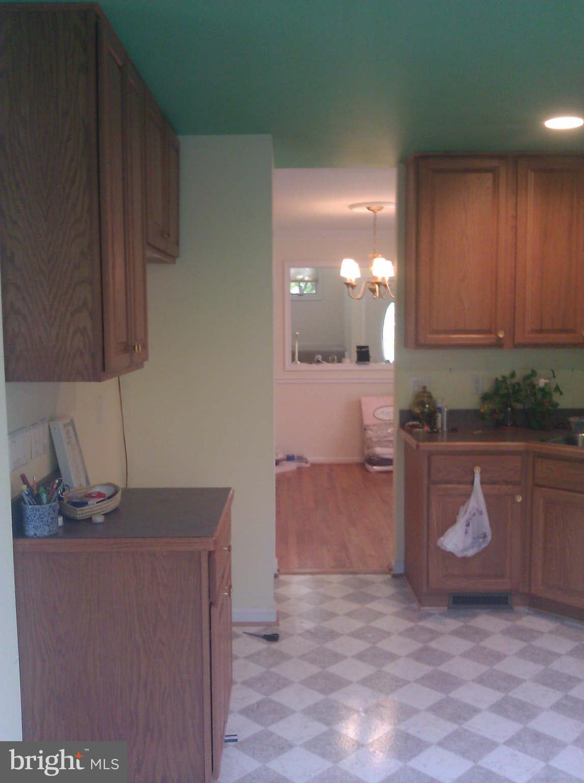 1044 Blackwell Road Annapolis, MD 21403 - Photo 3 of 24 Kitchen