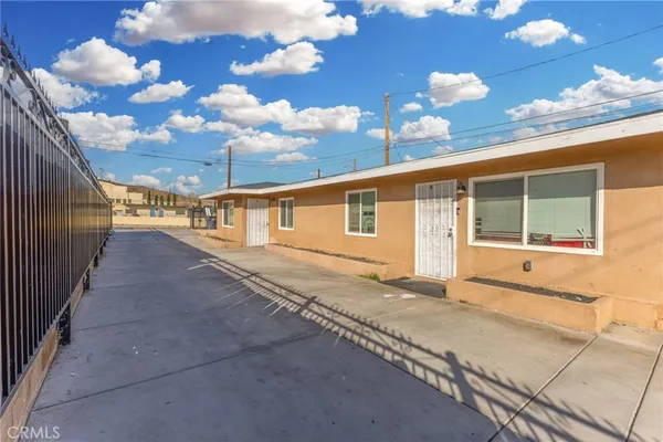 $310,000 | 409 North 3rd Avenue, Barstow, CA 92311