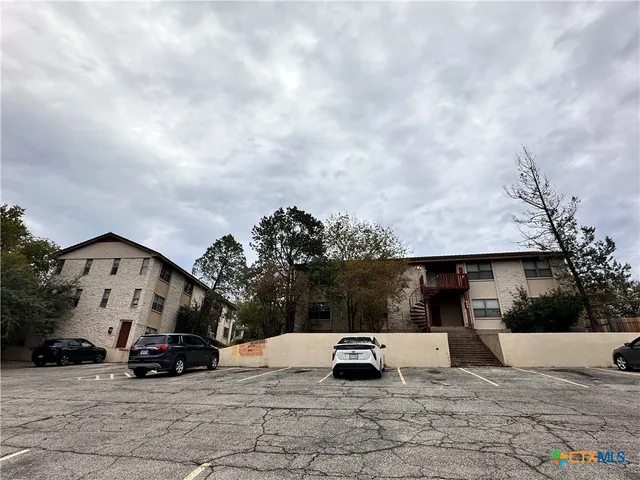 $1,000 | 906 North LBJ Drive, Unit 6, San Marcos, TX 78666