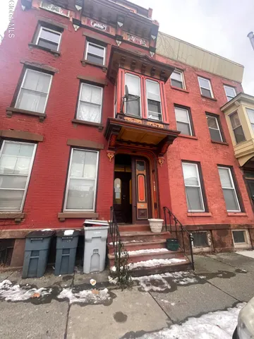 $950 | 2156 5th Avenue, Troy, NY 12180