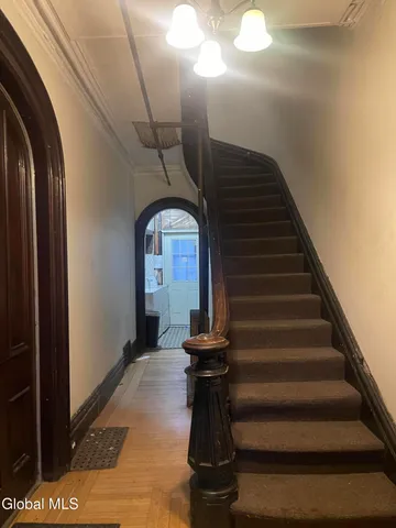 $950 | 2156 5th Avenue, Troy, NY 12180