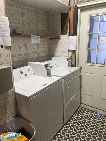 $950 | 2156 5th Avenue, Troy, NY 12180