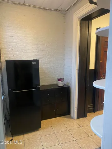 $950 | 2156 5th Avenue, Troy, NY 12180