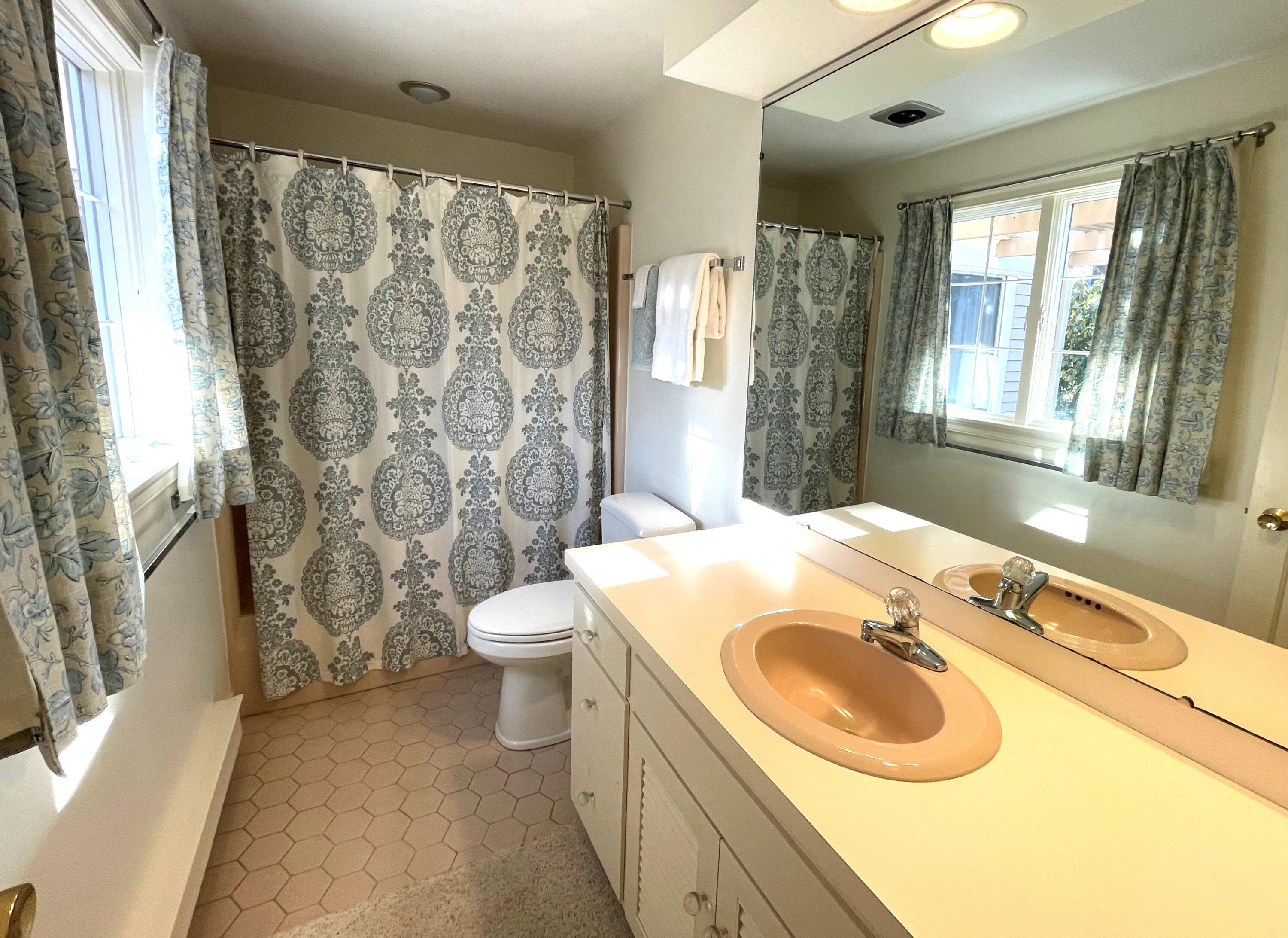 39 Tower Hill Road, Unit 5B Osterville, MA 02655 - Photo 11 of 16 Primary Bath