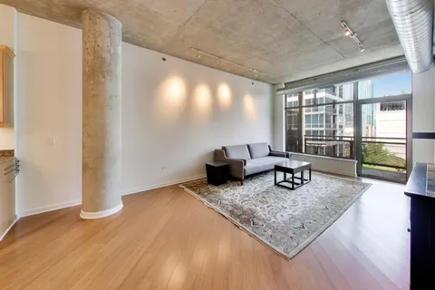 $475,000 | 125 East 13th Street, Unit 1103, Chicago, IL 60605