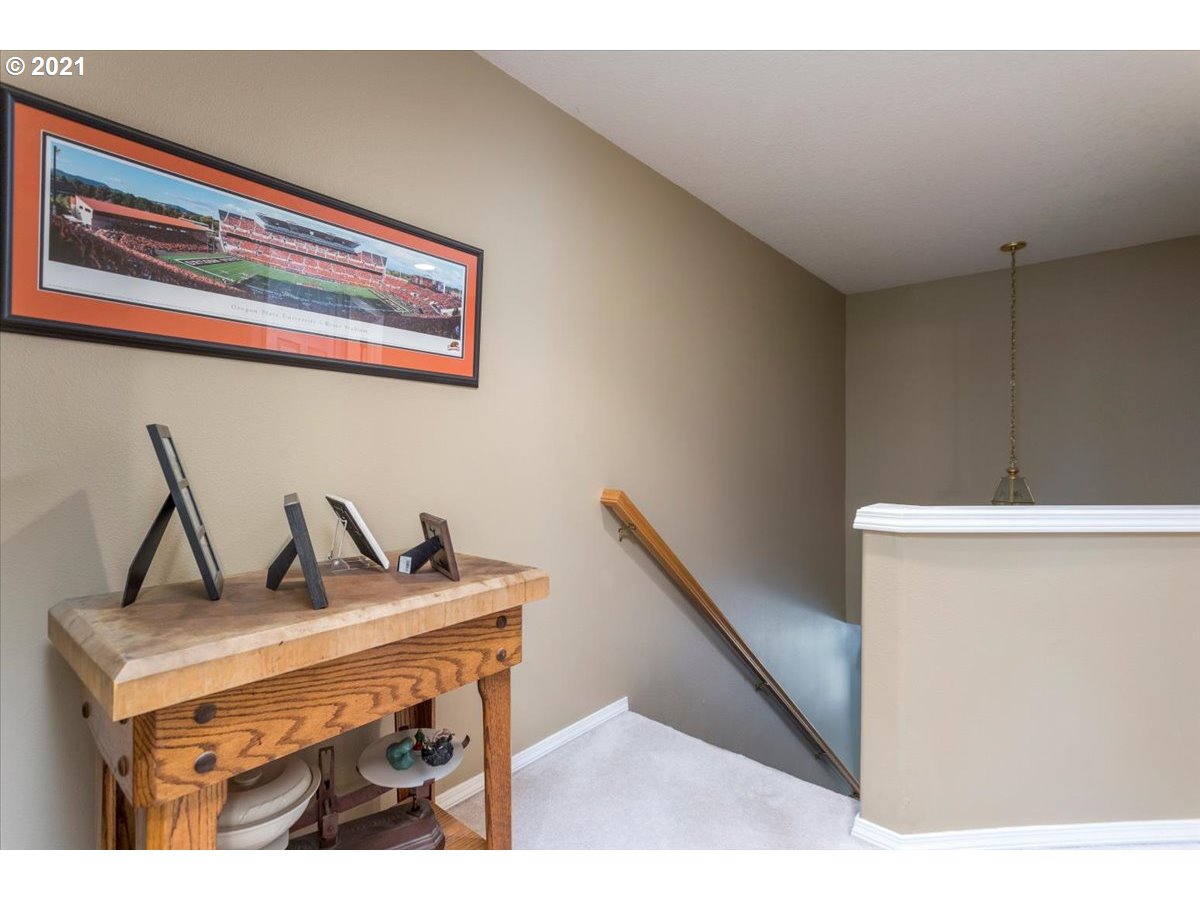22046 Southwest Grahams Ferry Road, Unit B Tualatin, OR 97062 - Photo 14 of 26 Gallery Image 14
