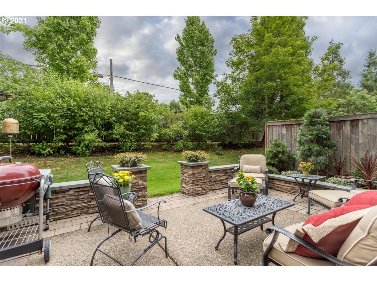 22046 Southwest Grahams Ferry Road, Unit B Tualatin, OR 97062 - Photo 23 of 26 Gallery Image 23