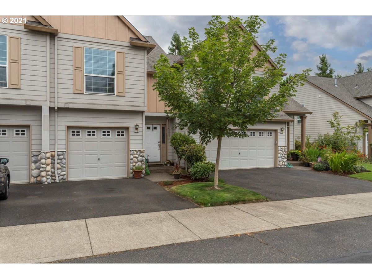 22046 Southwest Grahams Ferry Road, Unit B Tualatin, OR 97062 - Photo 3 of 26 Gallery Image 3