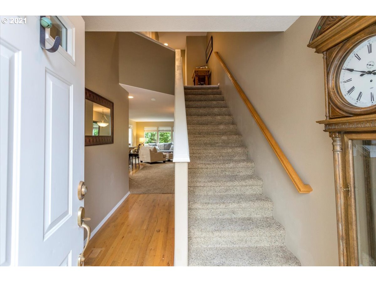 22046 Southwest Grahams Ferry Road, Unit B Tualatin, OR 97062 - Photo 6 of 26 Gallery Image 6