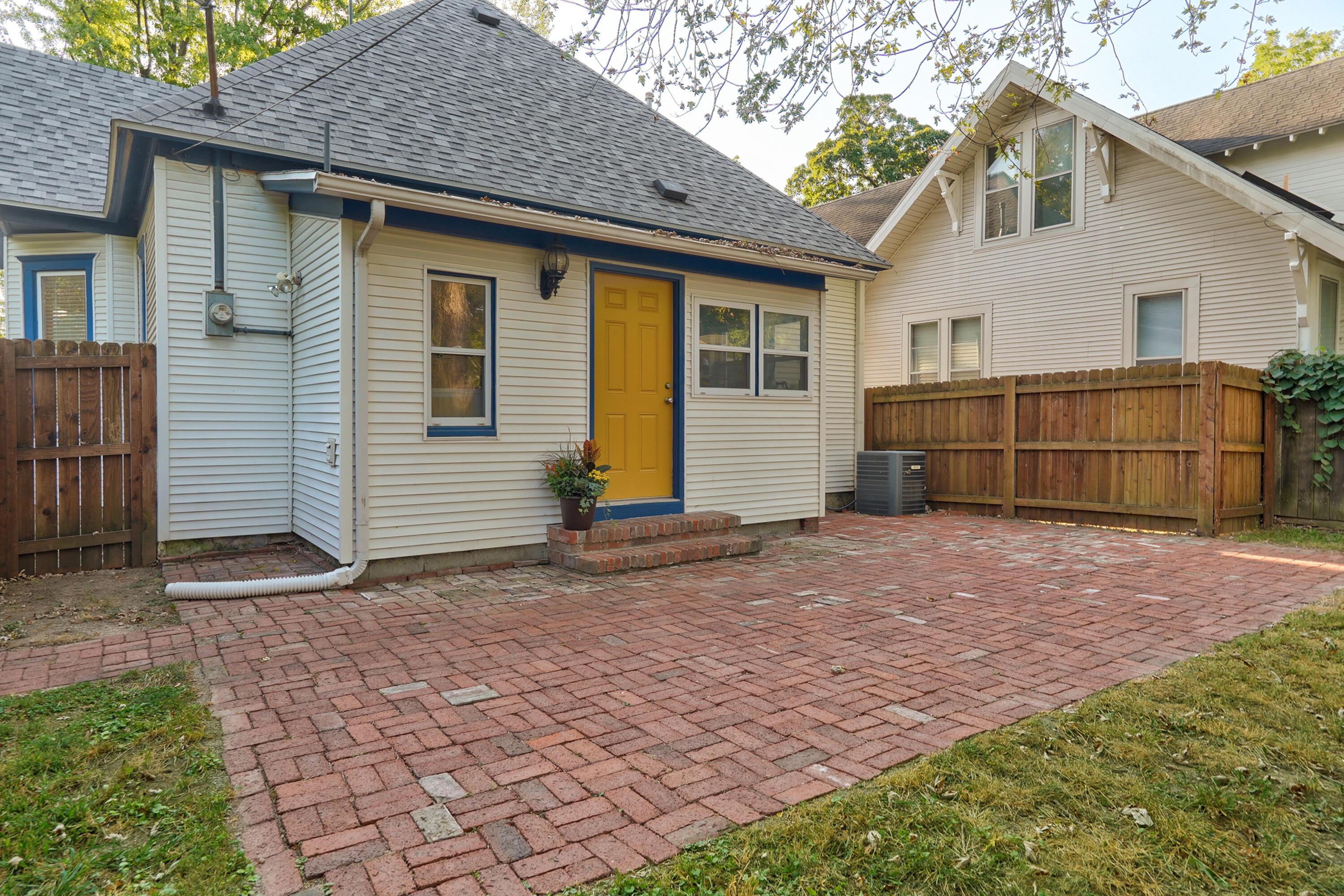 1351 North Summit Avenue Springfield, MO 65802 - Photo 29 of 39 1351 N Summit Ave-34