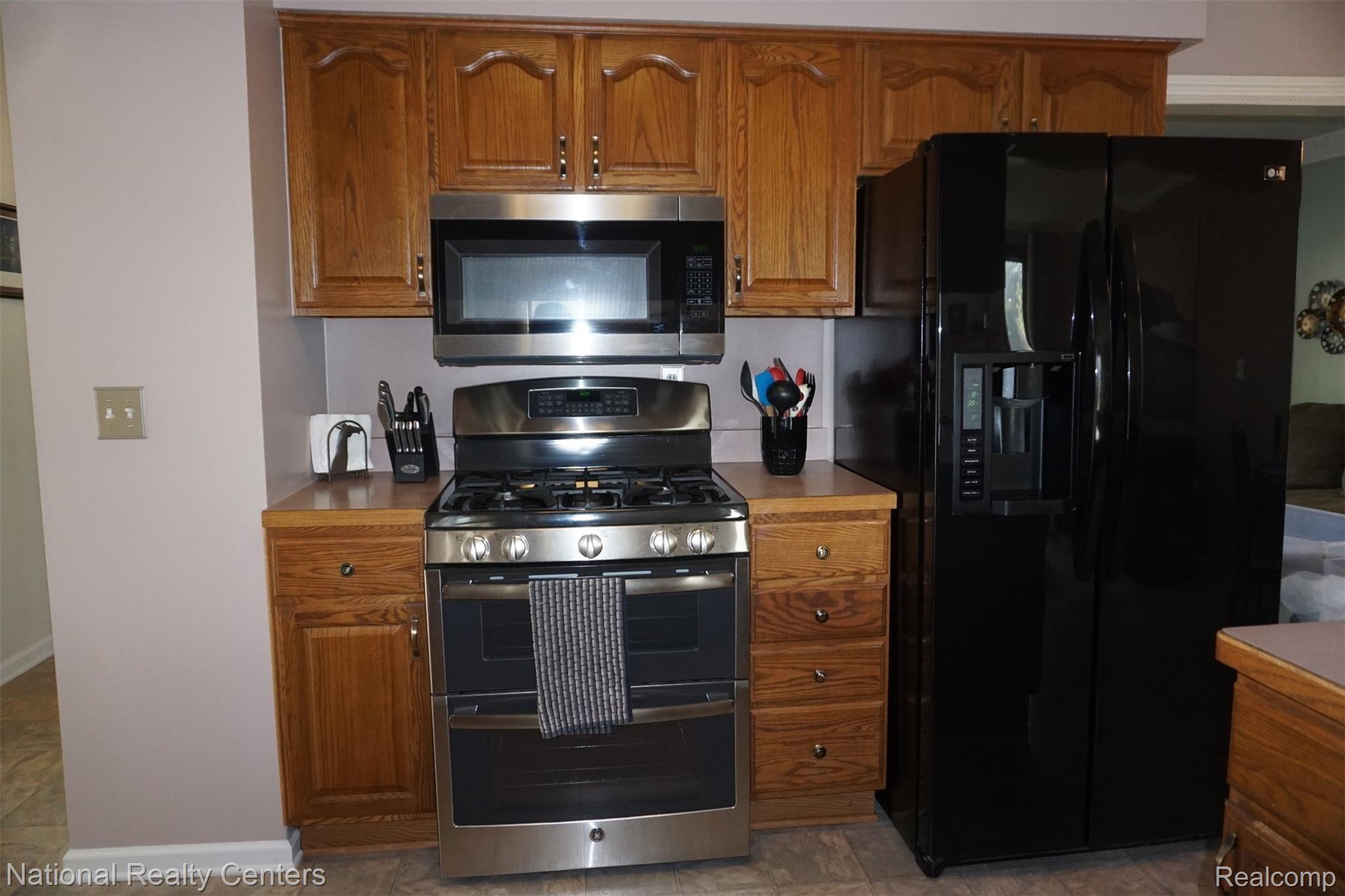 552 Buckingham Road Canton, MI 48188 - Photo 11 of 43 DSC08275.JPG