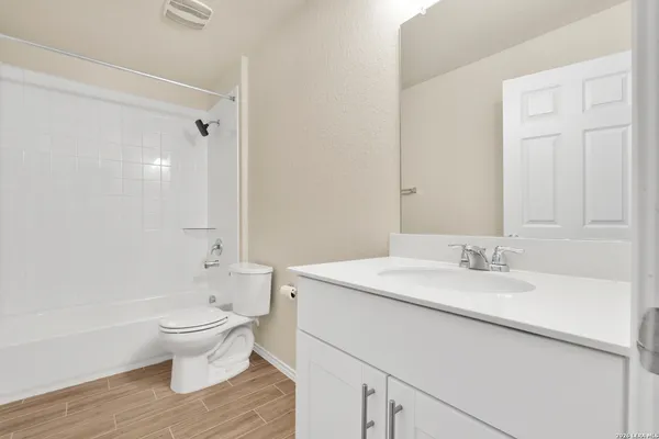 $2,600 | 11230 Blue Feather, San Antonio, TX 78254
