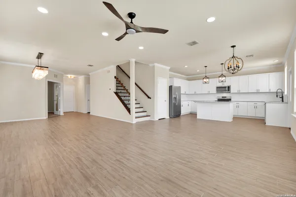 $2,600 | 11230 Blue Feather, San Antonio, TX 78254